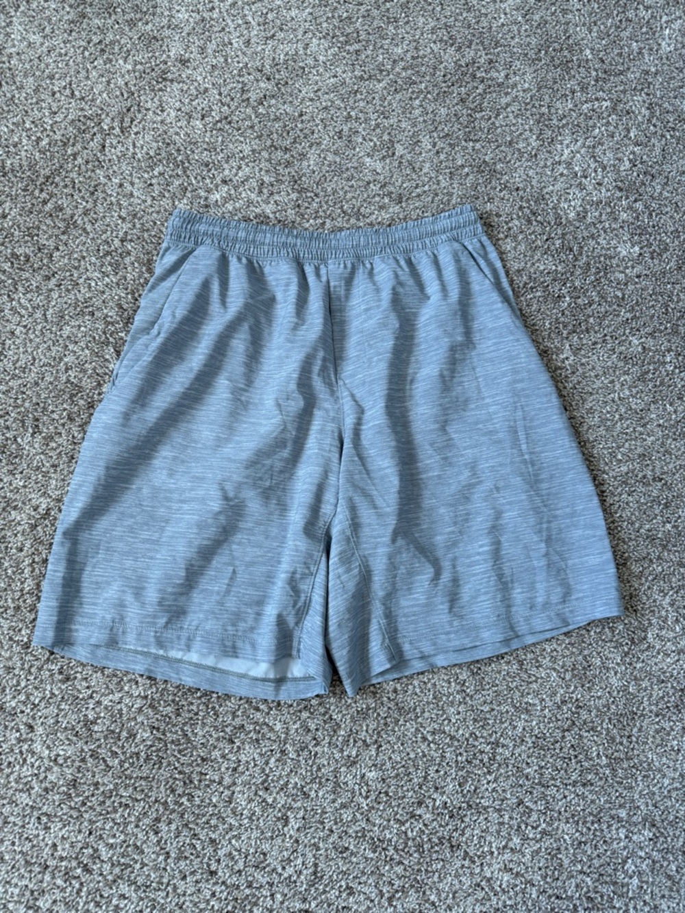 lululemon athletica Men's Light Gray Athletic Shorts - 9 in